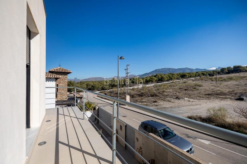 Foto e50ea72e-8676-4505-a1ce-d415a9d9227c. House in calle charinas 4 in Altos de la Zubia Zubia (La)