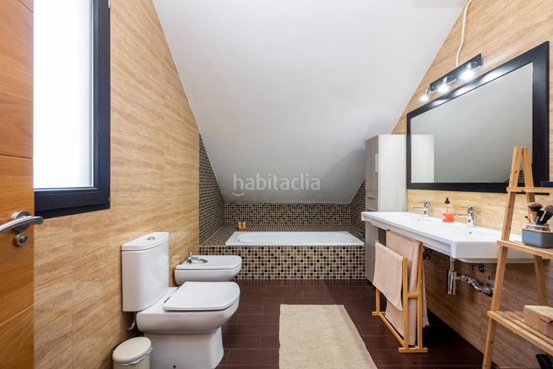 Foto e67ab0f4-dba6-4505-8eaf-b05b76b8404f. House in calle charinas 4 in Altos de la Zubia Zubia (La)