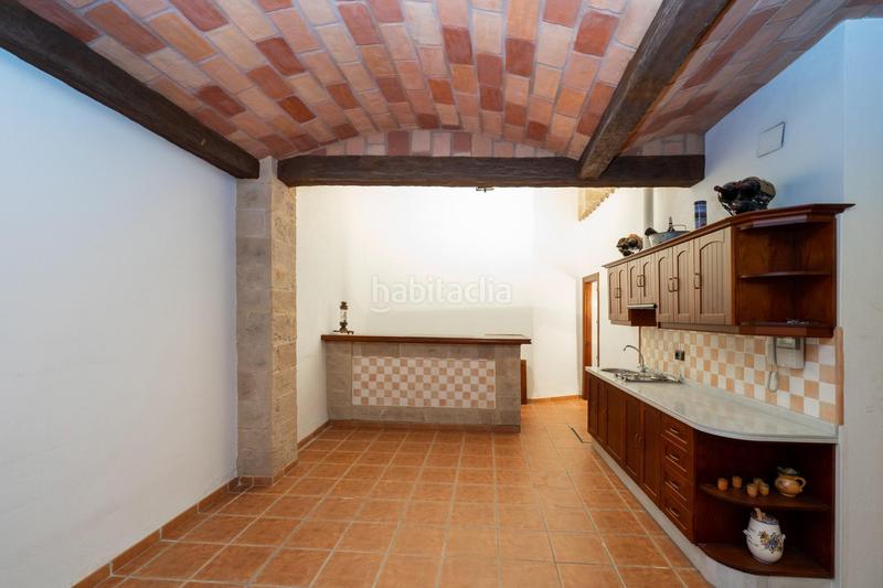 Foto 723faa15-0cae-423b-9006-50915d338bf3. Casa en calle rejas de la virgen 28 casa exclusiva junto a acera del darro. pleno centro . seminueva y con ascensor propio en Granada