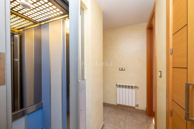 Foto 82c58106-09c1-4cfe-9dd4-40af1794893f. Casa en calle rejas de la virgen 28 casa exclusiva junto a acera del darro. pleno centro . seminueva y con ascensor propio en Granada