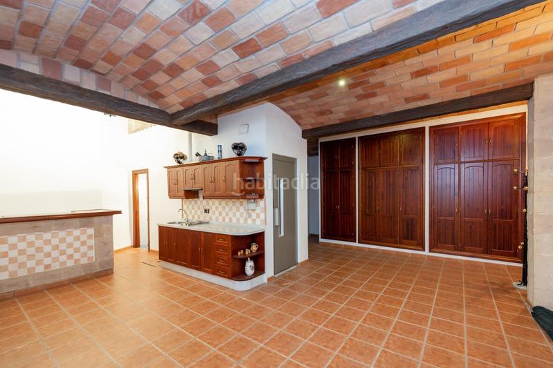 Foto 9602a1a9-19b4-4ca8-a068-dac0b9adec60. Casa en calle rejas de la virgen 28 casa exclusiva junto a acera del darro. pleno centro . seminueva y con ascensor propio en Granada