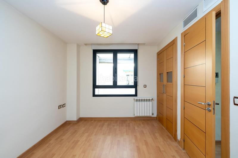 Foto 9b3d5c7c-bb95-4ec3-ae0d-b4699ef60413. Casa en calle rejas de la virgen 28 casa exclusiva junto a acera del darro. pleno centro . seminueva y con ascensor propio en Granada