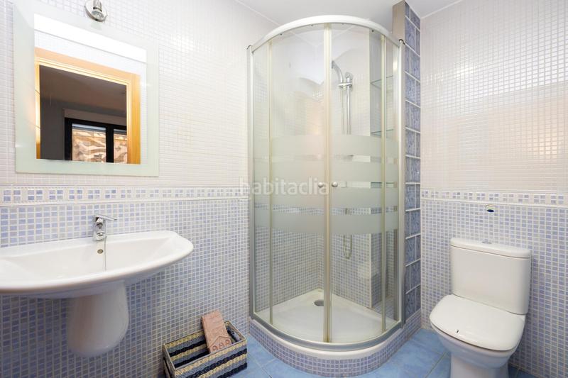 Foto ab93a129-5473-4843-958e-95b210c01221. Casa en calle rejas de la virgen 28 casa exclusiva junto a acera del darro. pleno centro . seminueva y con ascensor propio en Granada