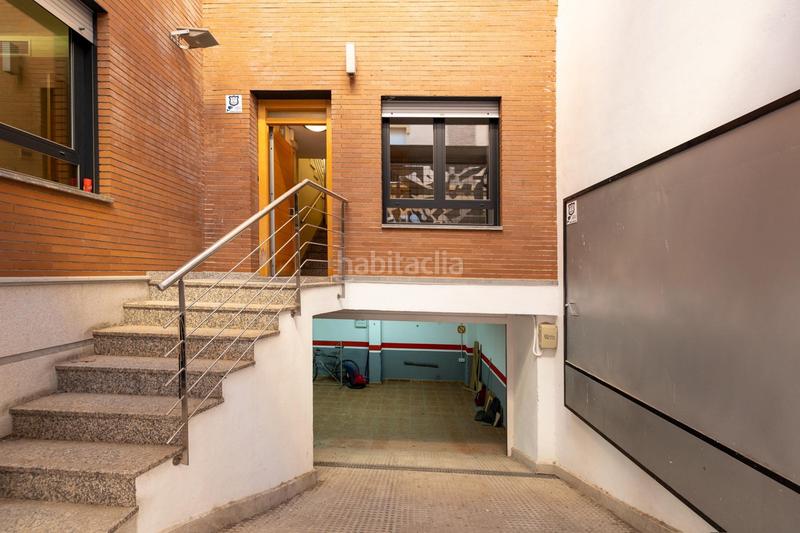 Foto b9d2a6d8-d4a8-4814-afb0-36ba6683d14b. Casa en calle rejas de la virgen 28 casa exclusiva junto a acera del darro. pleno centro . seminueva y con ascensor propio en Granada
