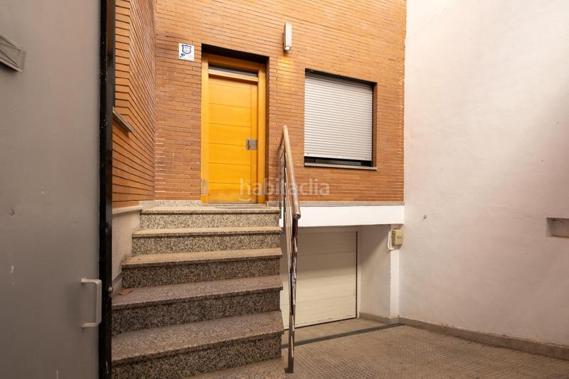 Foto e1c2330b-934e-4ff8-accc-805ee302f309. Casa en calle rejas de la virgen 28 casa exclusiva junto a acera del darro. pleno centro . seminueva y con ascensor propio en Granada