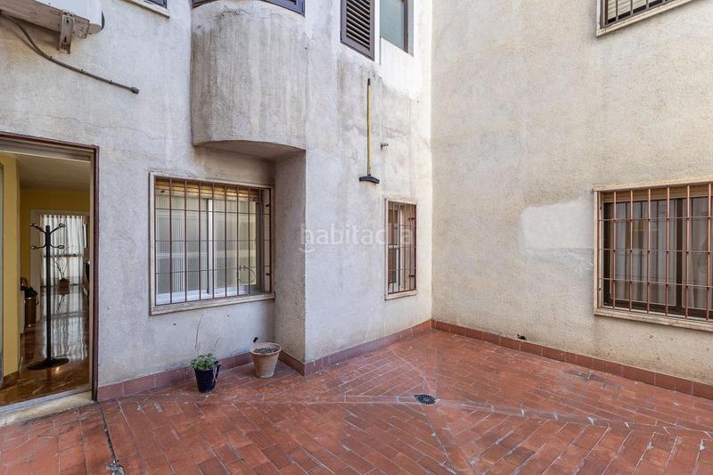 Foto 0d8b7519-722f-440f-839f-9e525e8cd8e5. Piso en calle acera del darro 80 piso único en pleno centro en Granada