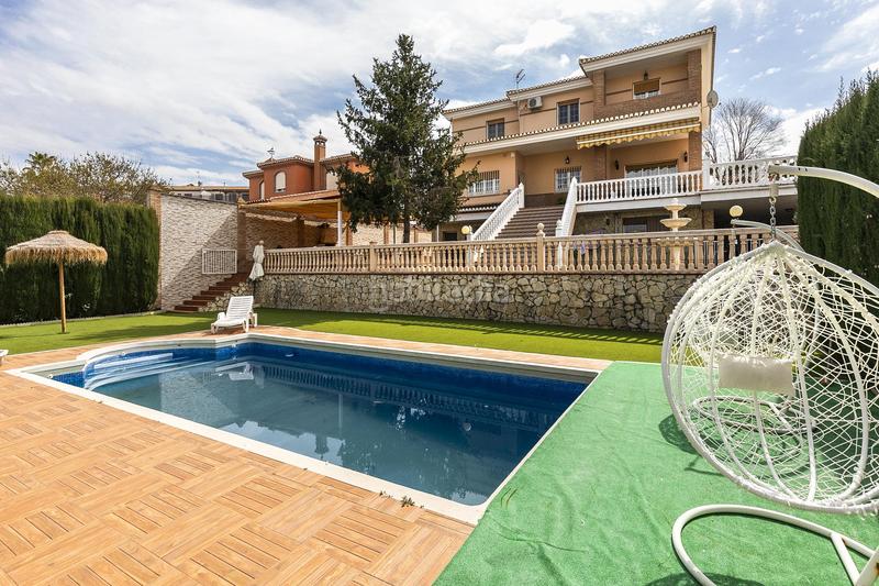 Foto 17e66615-e12b-43be-a22d-6e46cba61716. Chalet en calle alhambra 4 gran chalet independiente en lachar en Láchar