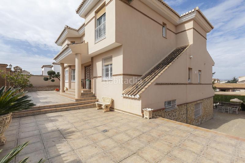Foto 3a5b5d71-5fa8-4b5f-b6ac-7ecd5a894ac1. Chalet en calle alhambra 4 gran chalet independiente en lachar en Láchar