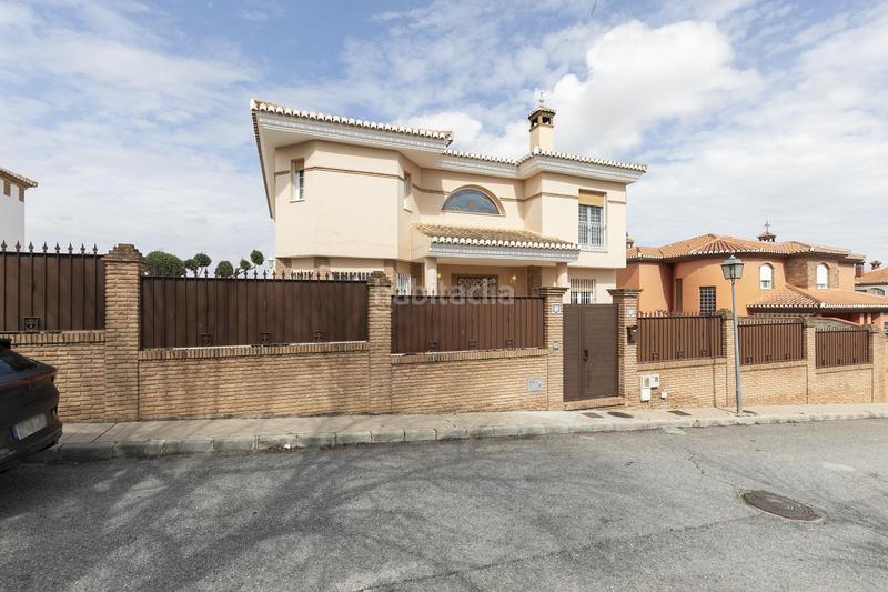 Foto 58fa6fc0-b707-4951-8038-e0070ed581b7. Chalet en calle alhambra 4 gran chalet independiente en lachar en Láchar