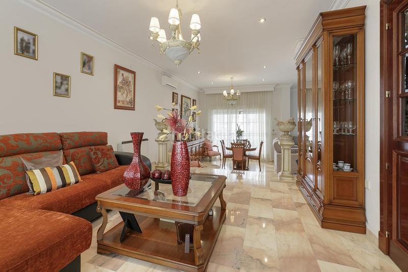 Foto 8bd85833-e567-41cb-bece-dbeb48ec51b9. Chalet en calle alhambra 4 gran chalet independiente en lachar en Láchar