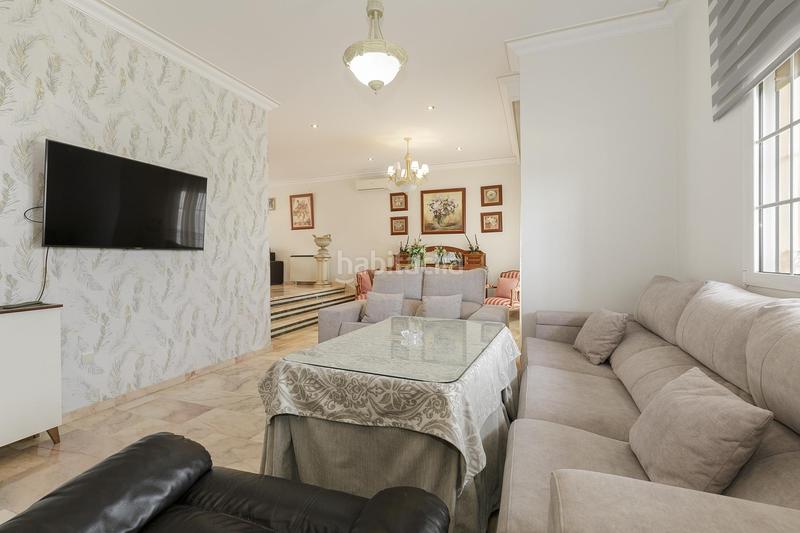 Foto db6a1bba-88d6-48b4-9623-04b7521e3f76. Chalet en calle alhambra 4 gran chalet independiente en lachar en Láchar