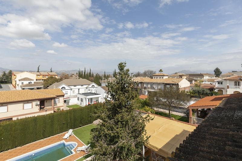 Foto dd79b126-e993-45e5-aabb-1bdd7ba59e5c. Chalet en calle alhambra 4 gran chalet independiente en lachar en Láchar