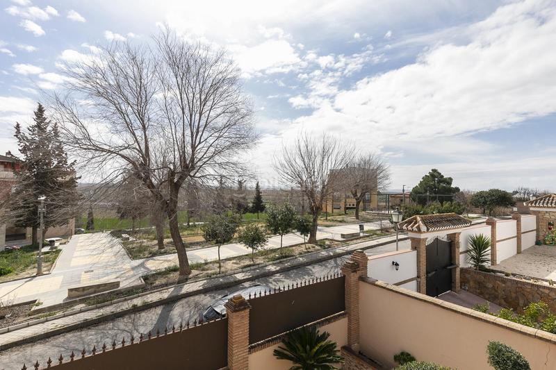 Foto fd27a7b2-0c26-49fd-824a-c37d30d3c6d7. Chalet en calle alhambra 4 gran chalet independiente en lachar en Láchar