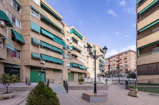Appartement à Carretera de malaga 107. Amplio piso en carretera de málaga