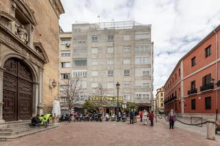 Piso en De las descalzas 3. Amplio piso en plaza de las descalzas