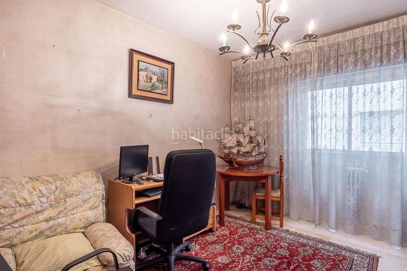 Foto 10a8a353-9e34-4e09-8498-c58214374dd2. Piso en calle pedro antonio de alarcon 43 amplio piso en pedro antonio de alarcon en Granada