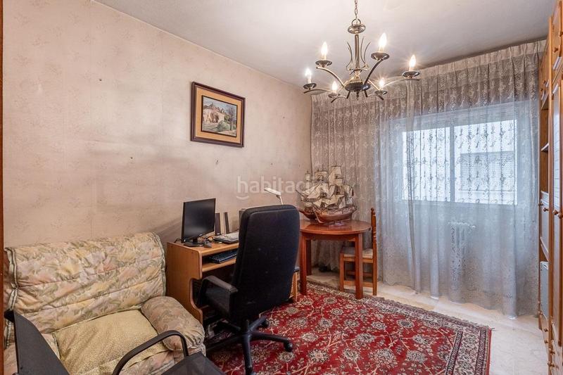 Foto c1af3bd0-8de1-48c5-b8da-414d8a0fd042. Piso en calle pedro antonio de alarcon 43 amplio piso en pedro antonio de alarcon en Granada