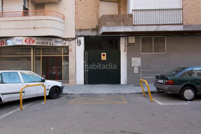 Foto a9d5479a-977e-43ac-8cfb-cb97e7618b19. Parking voiture dans Camino de Ronda Granada