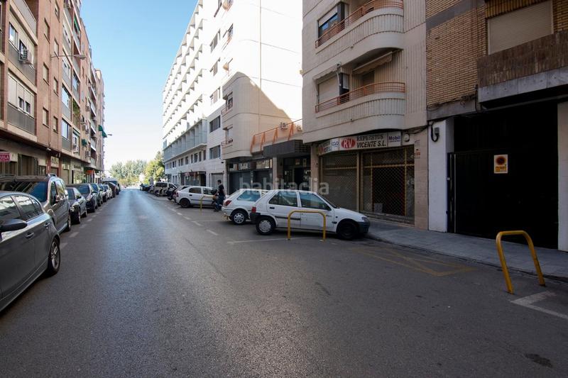 Foto f8073ca2-0ad3-472b-9b23-f323fb94d584. Parking voiture dans Camino de Ronda Granada