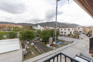 Casa adossada a Calle málaga 23. Espaciosa casa en venta en el padul