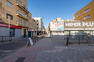 Appartement à Calle el guerra 3. Piso de dos dormitorios, garaje y trastero.