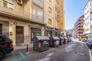 Local Comercial en Calle pintor lopez mezquita 3