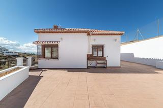 Casa a Calle pinos puente 5. Casa una sola planta en altos de la zubia