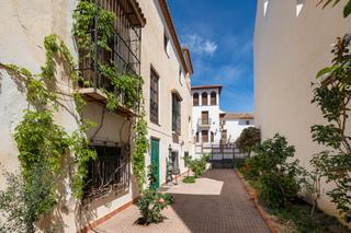 Casa a Calle enrique agredano 4. Espectacular e histórica casa señorial en el centro de ugíjar