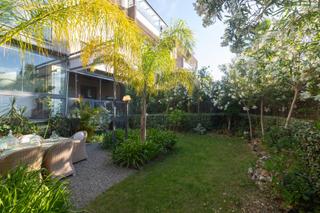 Appartamento en Calle astrea 2. Venta de piso con 100 m2 de jardn en mlaga zona puerto de la t