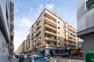Pis a Calle santa clotilde 12. Piso en venta en calle santa clotilde, junto a hipercor, con pla