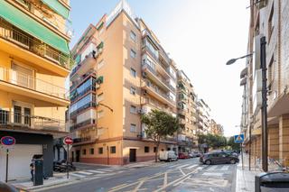 Attique à Calle c. agustina de aragón, 20, 7o h 20. Ático con terraza y vistas en el corazón de granada  barrio figa