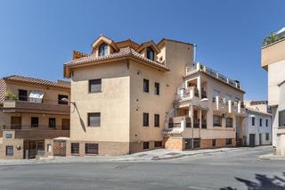 Appartamento en Calle molinillo 1. Piso de 3 dormitorios en zona baja del bariio de monachil