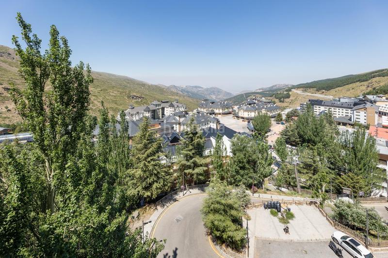 Foto b37dac59-9496-41e0-a7e9-2e7c17c53dca. Piso en calle solynieve 1 espectacular vivienda con piscina, garaje y trastero en Sierra Nevada
