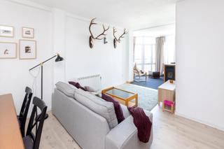 Appartement à Calle solynieve 1. Espectacular vivienda con piscina, garaje y trastero