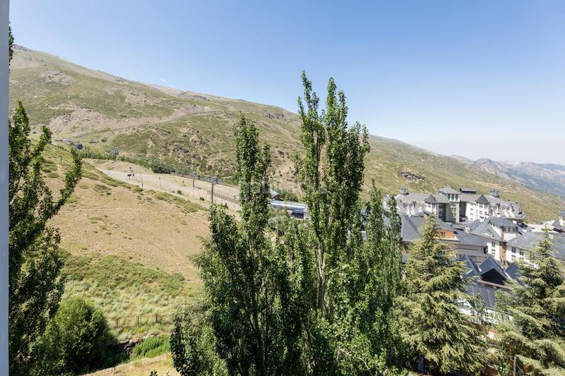 Foto c4d79d42-4e0e-48de-999f-cf3824043678. Piso en calle solynieve 1 espectacular vivienda con piscina, garaje y trastero en Sierra Nevada