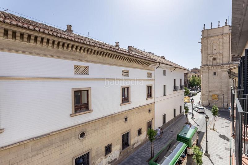 Foto 721a40eb-8366-4a3e-a908-83152dca6584. Piso en calle rector lopez argueta 3 pisazo en el corazón en Granada