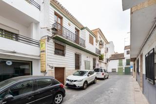 Casa a Calle abenhamar 2. Venta de casa a reformar en el padul granada