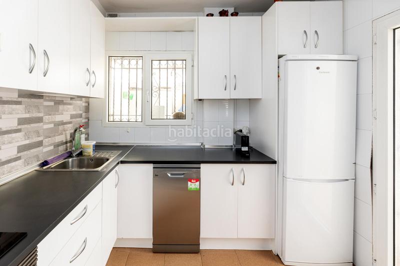Foto 723b5019-a921-41fc-9199-da63c446c394. Casa pareada en c. ismail en Joaquina Eguaras Granada