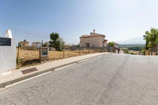 Terrain résidentiel à Calle ue-37 (ur.cadima) 13. Venta de solar urbano en alhendín urb. cadima