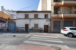 Terreny residencial a Calle del generalife 25. Atención promotores. casa para derribar y hacer bloque de hasta