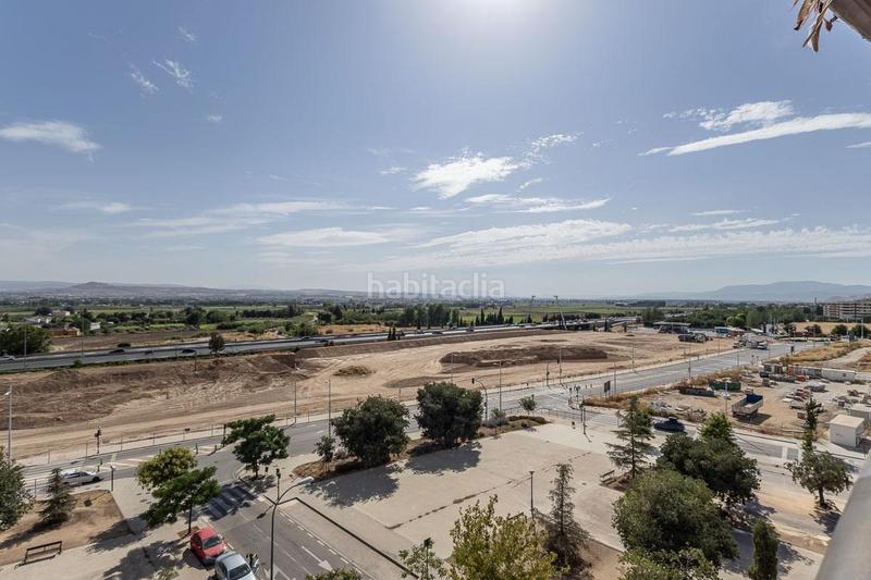 Foto 1bf16b66-35f4-4753-8795-32d94572a196. Piso en avenida de pampaneira 15 piso en ultimas plantas y totalmente exterior en estadio de la juventud en Granada