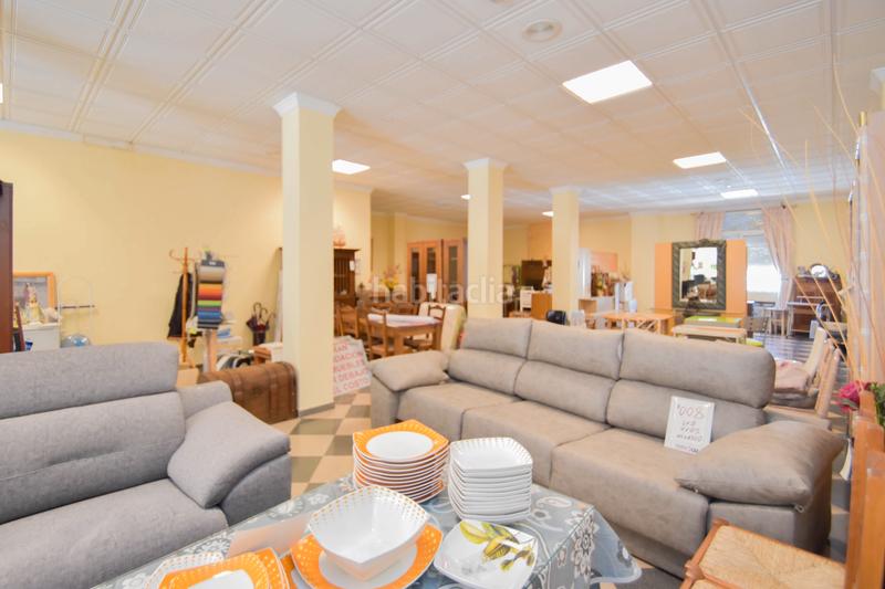 Foto 0f89f01b-a595-4aec-a50a-537e3a10c68b. Local comercial a calle de enrique amat 1 a Montefrío