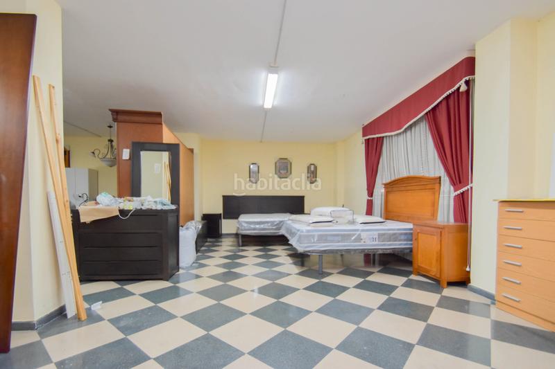 Foto 78efba54-7875-4c16-80f0-e4481c6b3761. Local comercial a calle de enrique amat 1 a Montefrío