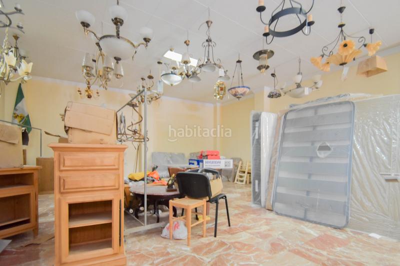 Foto b8c0845c-41f0-4206-b460-296599ef3b17. Local comercial a calle calle virgen de los remedios 91 a Montefrío