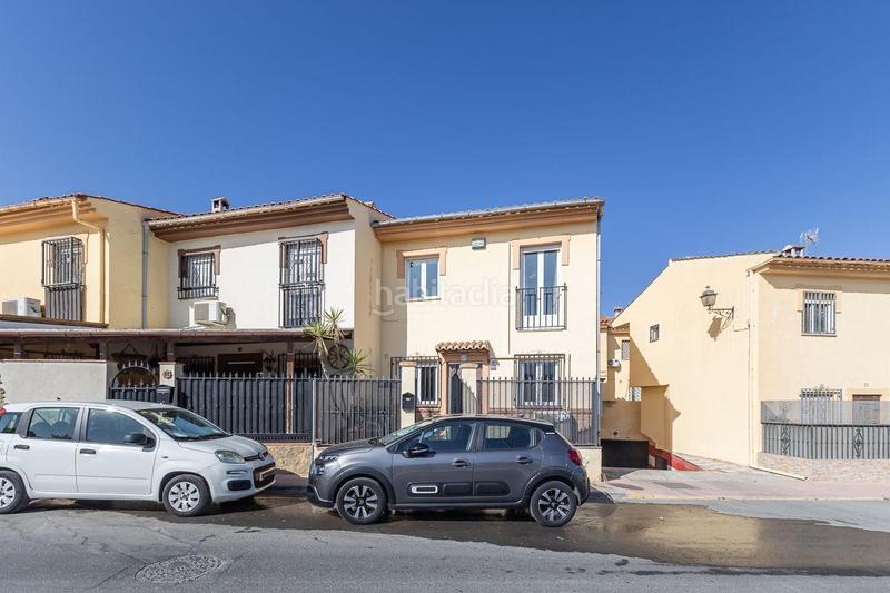 Foto fd46b7aa-e359-4280-9210-5c0de95c9ab7. Casa adosada en calle ancha 53 bonita adosada en esquina en Pulianas