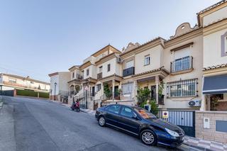 Casa adosada  Calle cañada 36. Bonita vivienda unifamiliar en cájar zona bellavista
