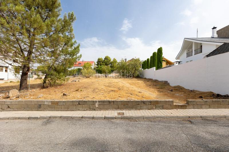Foto ed229984-9a40-45b4-b1a6-dd84adb03f79. Terreno residencial en calle calle del cerrillo redondo magnífico solar en Cumbres Verdes en Zubia (La)