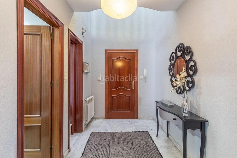 Foto 06cb7100-b666-49a5-b360-f85a61326c4b. Casa en calle de mariana pineda 8 casa adosada con piscina en Santa Fe