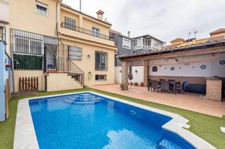 Casa  Calle de mariana pineda 8. Casa adosada con piscina en santa fe