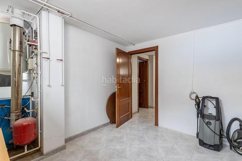 Foto 6e59b2b7-dd62-4695-9c6b-cd6b61de3ae3. Casa en calle de mariana pineda 8 casa adosada con piscina en Santa Fe